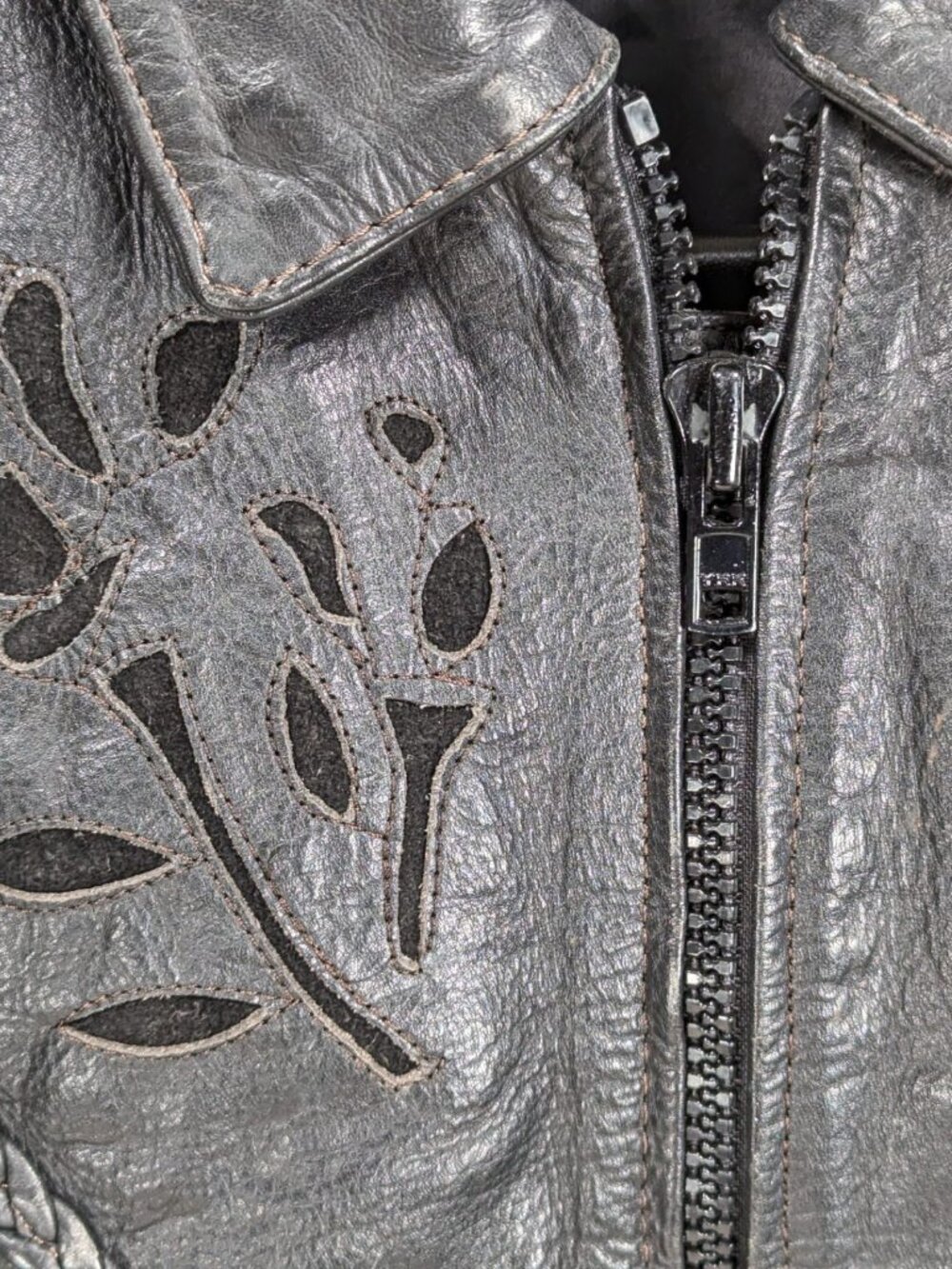 Vintage 1980s-90s Women's Black Leather Motorcycle Jacket Fringe Suede Roses M - Picture 4 of 16